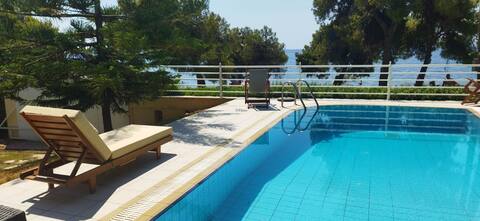 Cozy & comfortable house by the sea