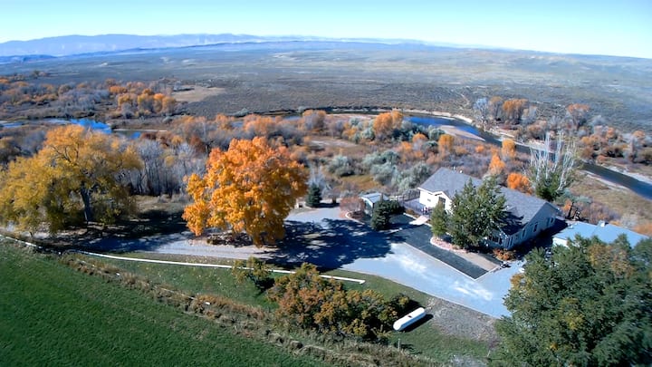 Lander Home on the River-Secluded!-Great Views!