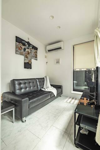 SHINJUKU ★Designer Pencil House★ Airport Transfer gallery image 2