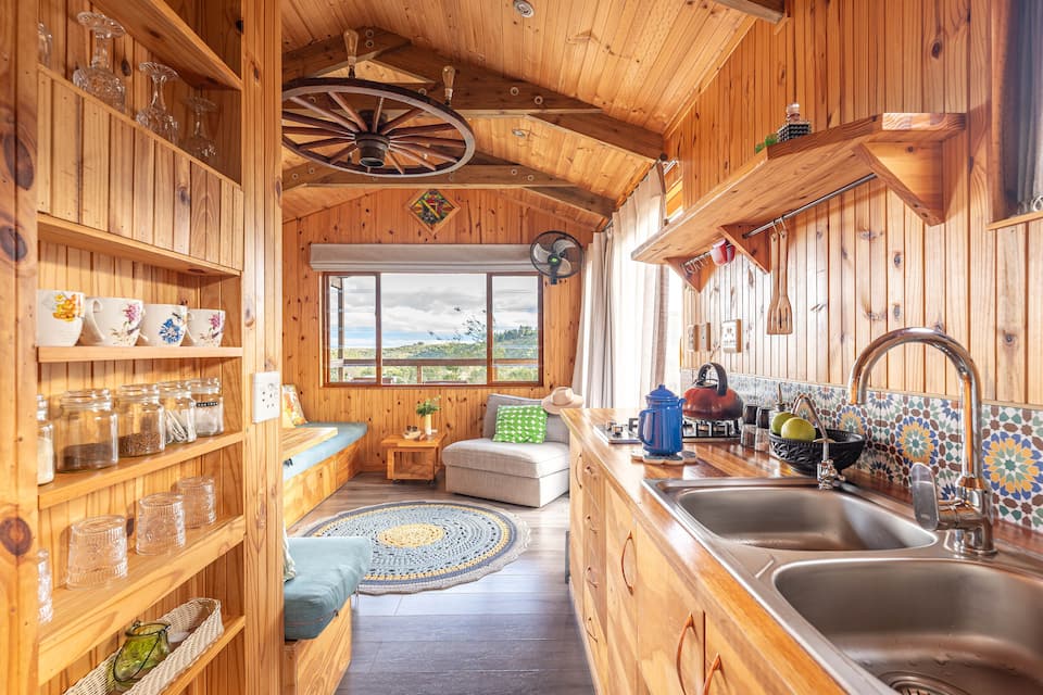 An off-grid treehouse in the Hermitage Valley, Swellendam, Western Cape, South Africa, photo 5 of 10