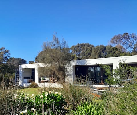 Secluded Luxury at Tamar Solarhome