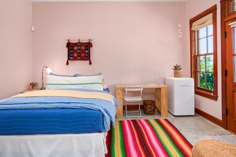 Successful Airbnb property: Ridgeview Guest House in Stonewall