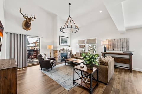 Top performing Airbnb: Updated Solitude Resort Condo sleeps 8 in Brighton