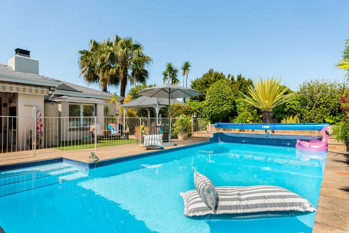 Meerendal Cottage-Affordable Luxury-Pool & Hot Tub gallery image 4