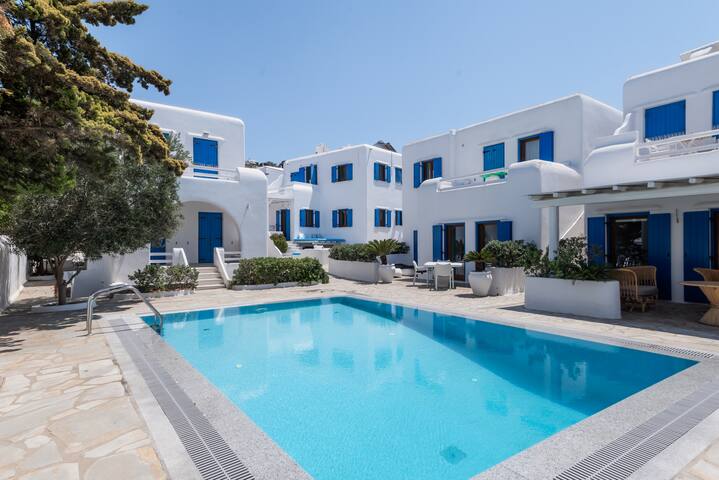 Olive Tree, Mykonos Town House with Pool