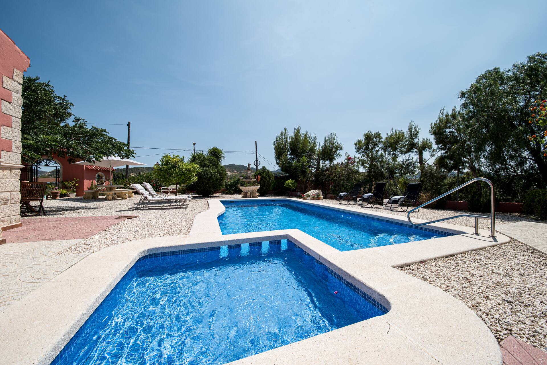 Villa Castanea - Rustic Spanish Retreat