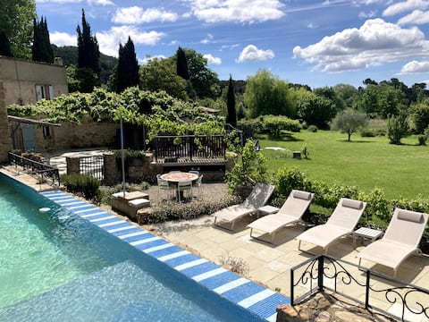 Bergerie paradisiaque with swimming pool