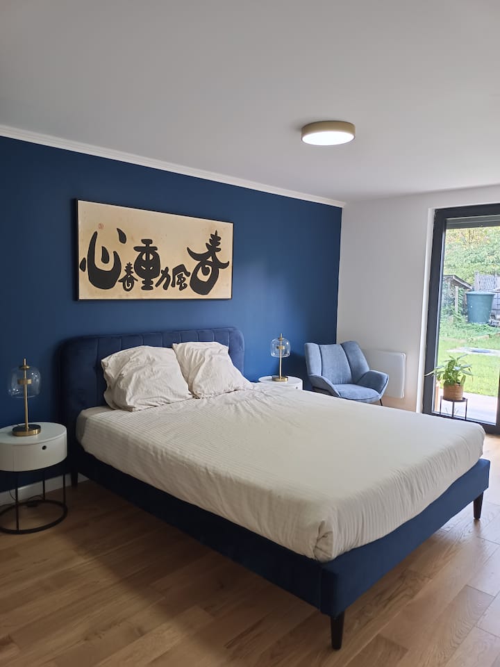 ห้องในสวนพร้อมเตียงคู่ขนาดใหญ่ 160 * 200