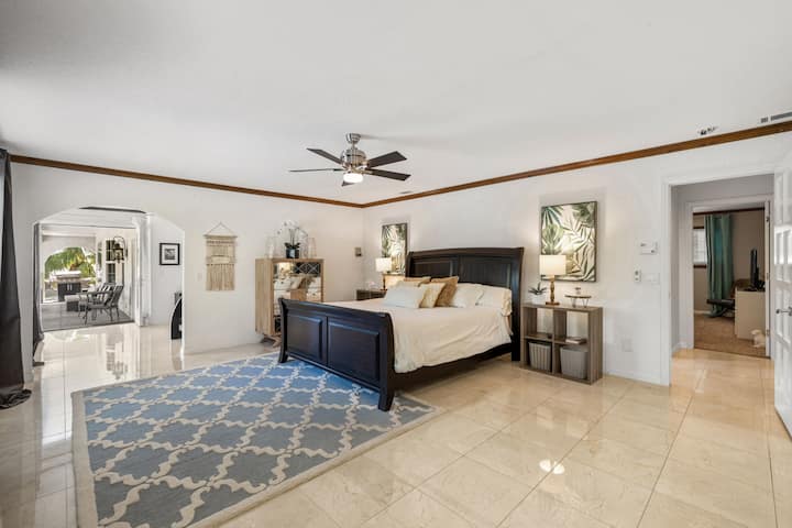 Master/Primary King Bedroom