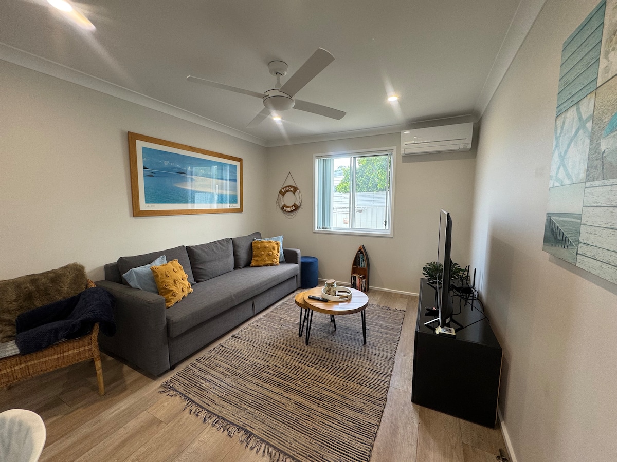 Successful Airbnb property: Pearly Shells - 200m to beach 500m to shops in Culburra Beach