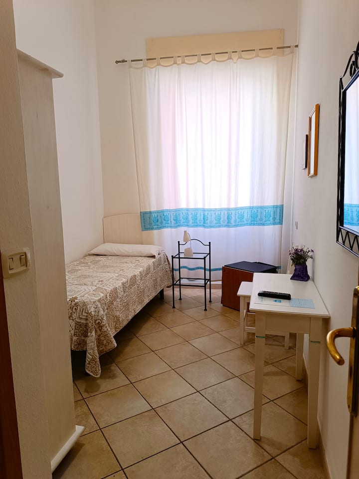 Domo Janas - Smart Room 10 Sqm Solo Traveler - Olbia
