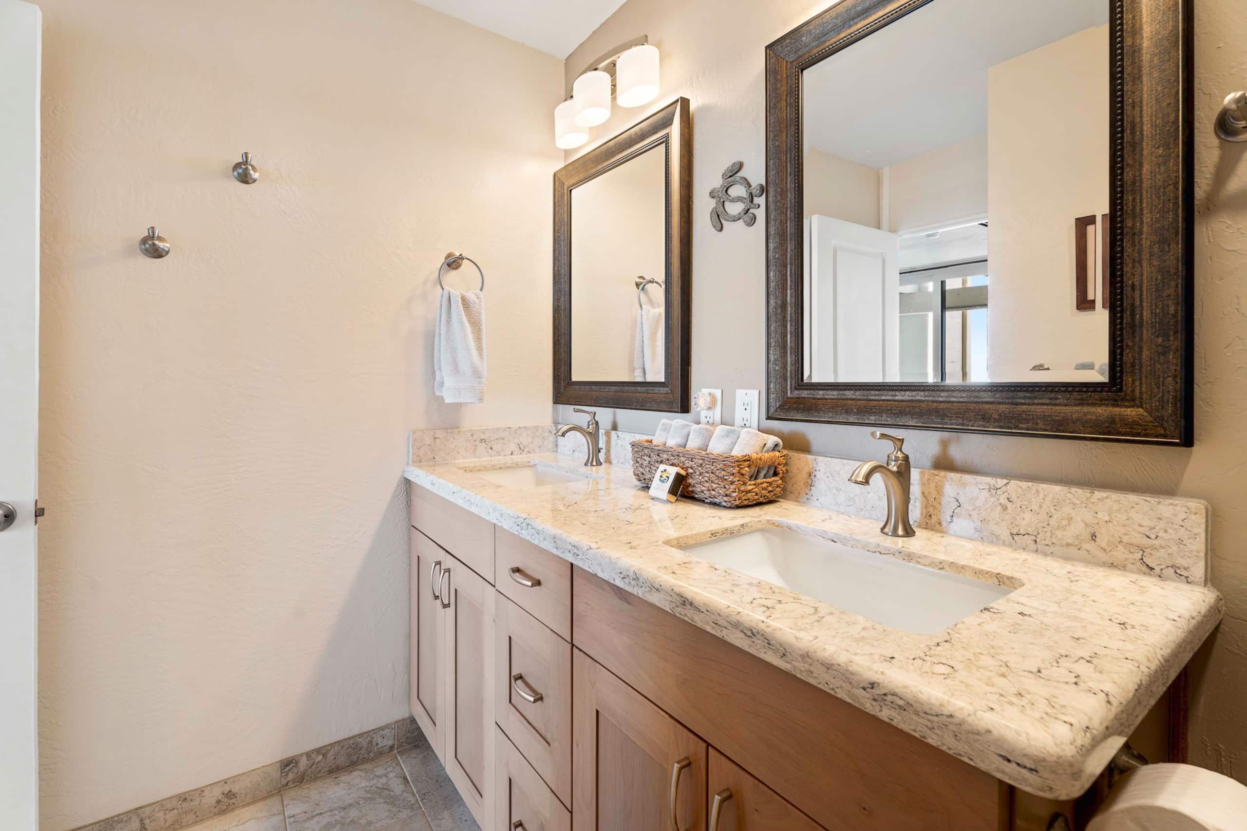 Condo in Kailua-Kona · ★4.98 · 2 bedrooms · 2 beds · 2 private baths - Image 23