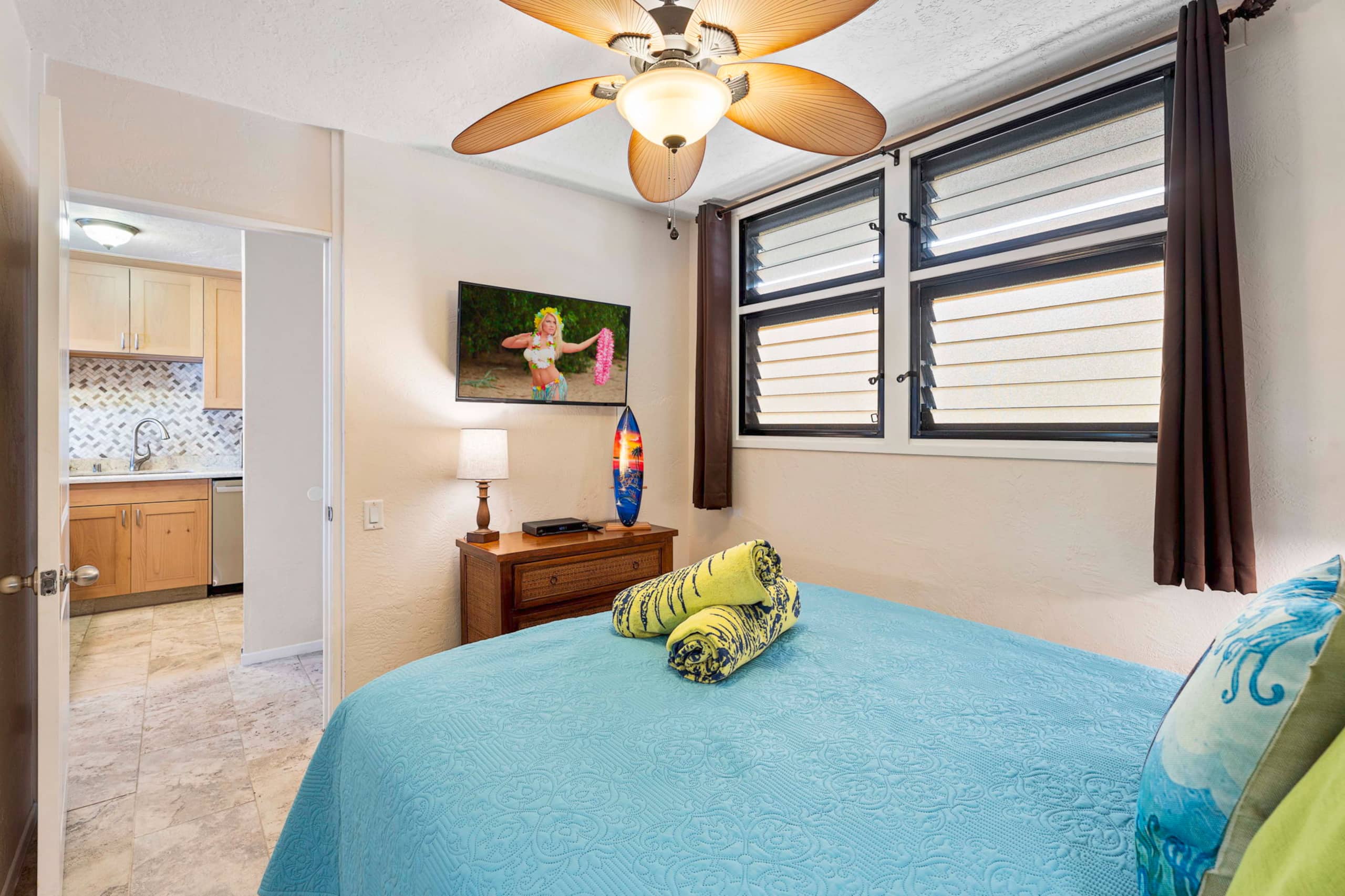 Condo in Kailua-Kona · ★4.98 · 2 bedrooms · 2 beds · 2 private baths - Image 3