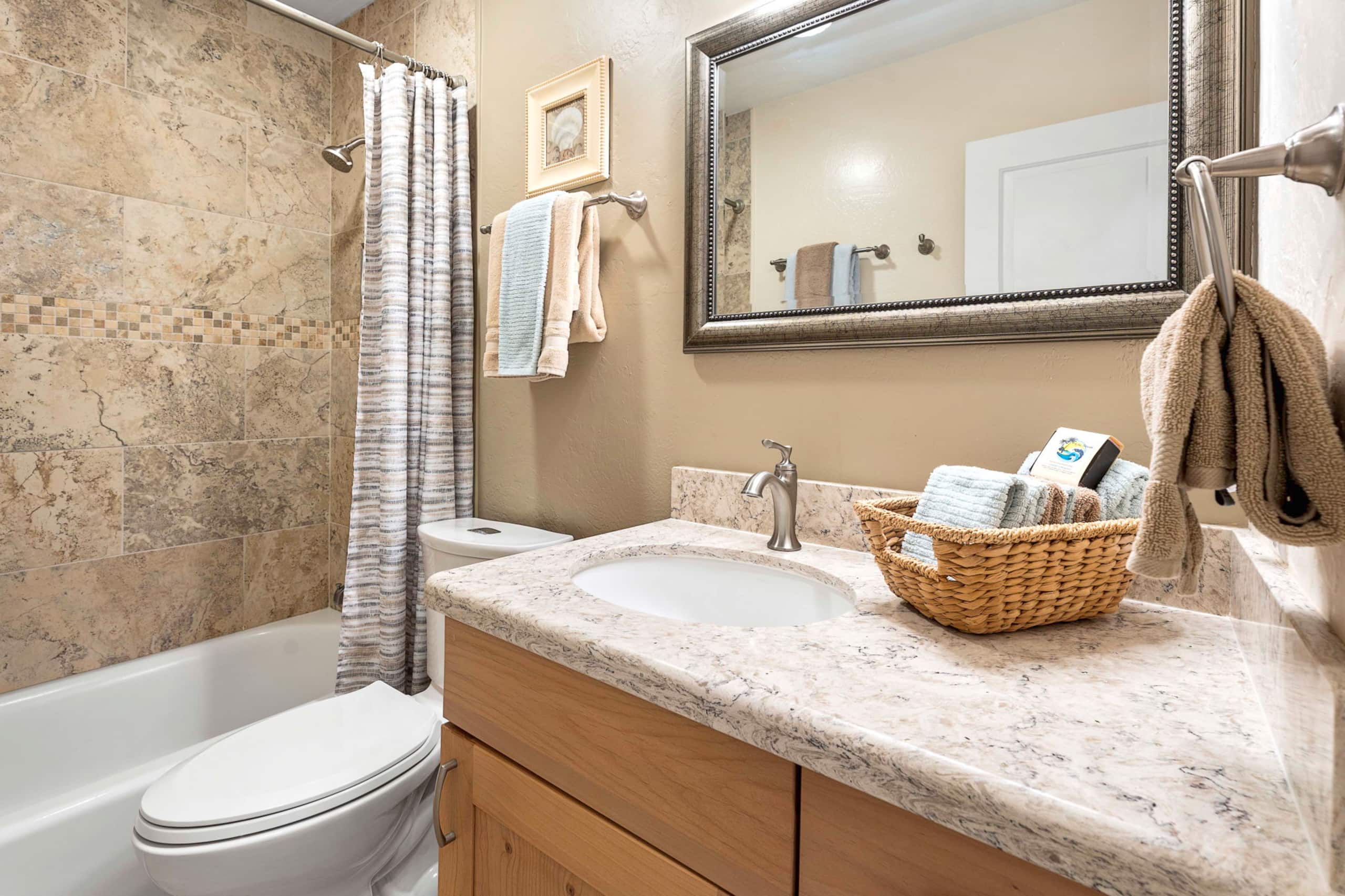 Condo in Kailua-Kona · ★4.98 · 2 bedrooms · 2 beds · 2 private baths - Image 27