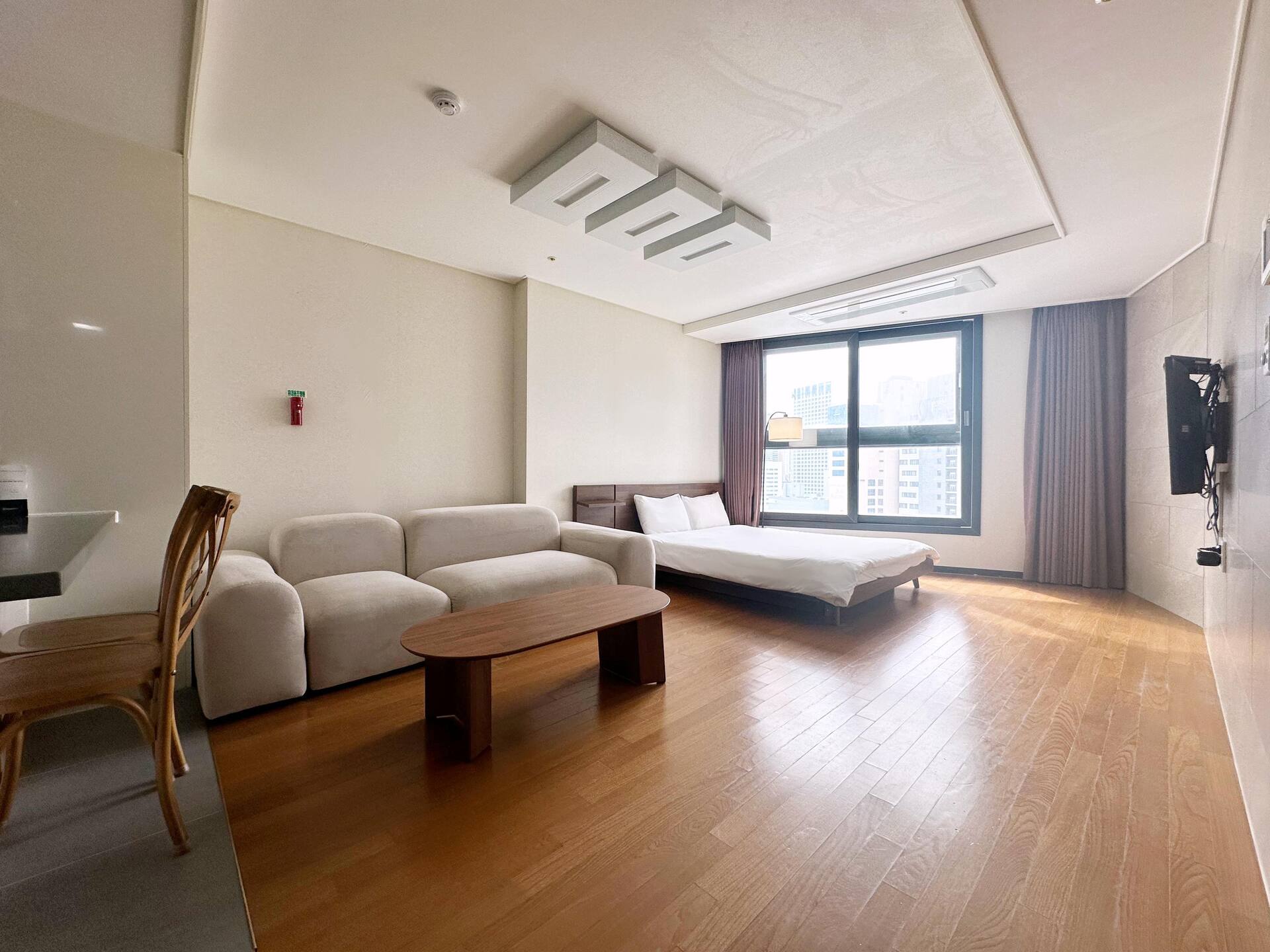 Sweet • • #Netflix #No Marine City #Haeundae Prugio City #L City and Beach 1 minute