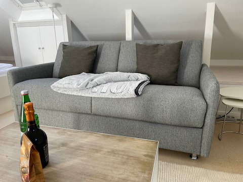 Top performing Airbnb: Bright, friendly studio for 2, with beach chair! in Sylt