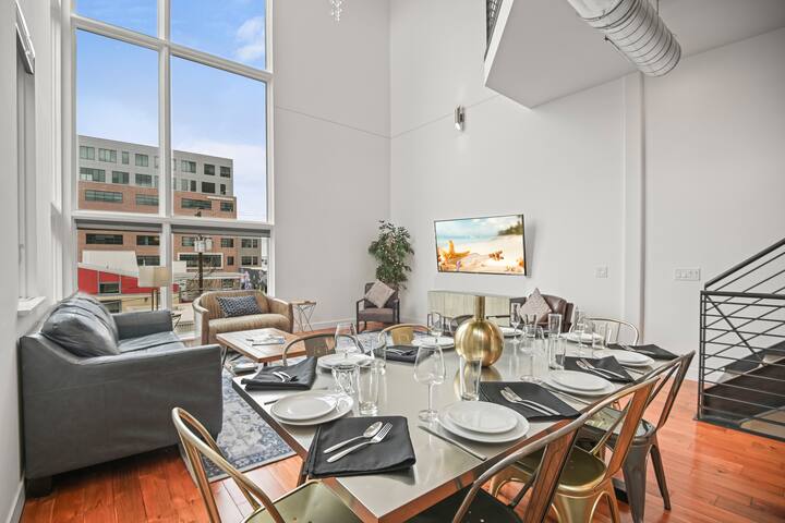 A luxurious stay at modern 4-story Home (RiNo) gallery image 2