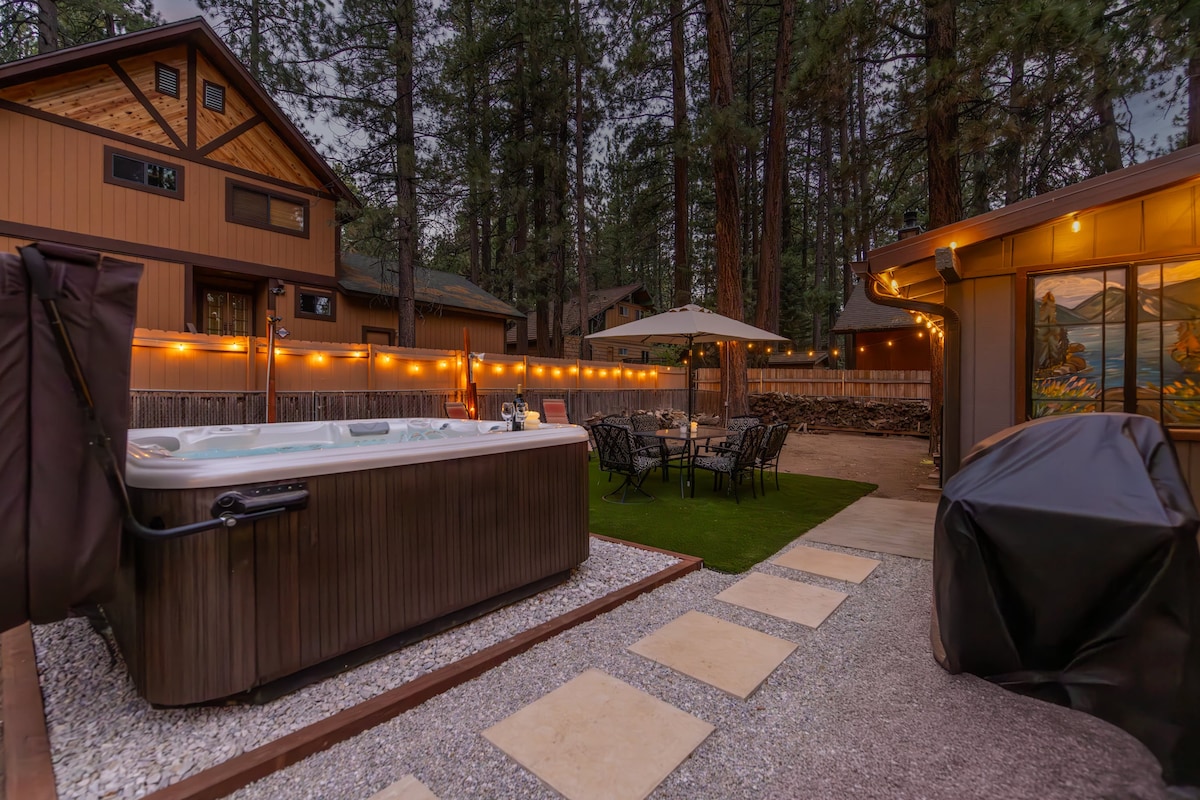 Jack's Retreat-Walk to Slopes *EV Charger* Hot Tub - Houses for