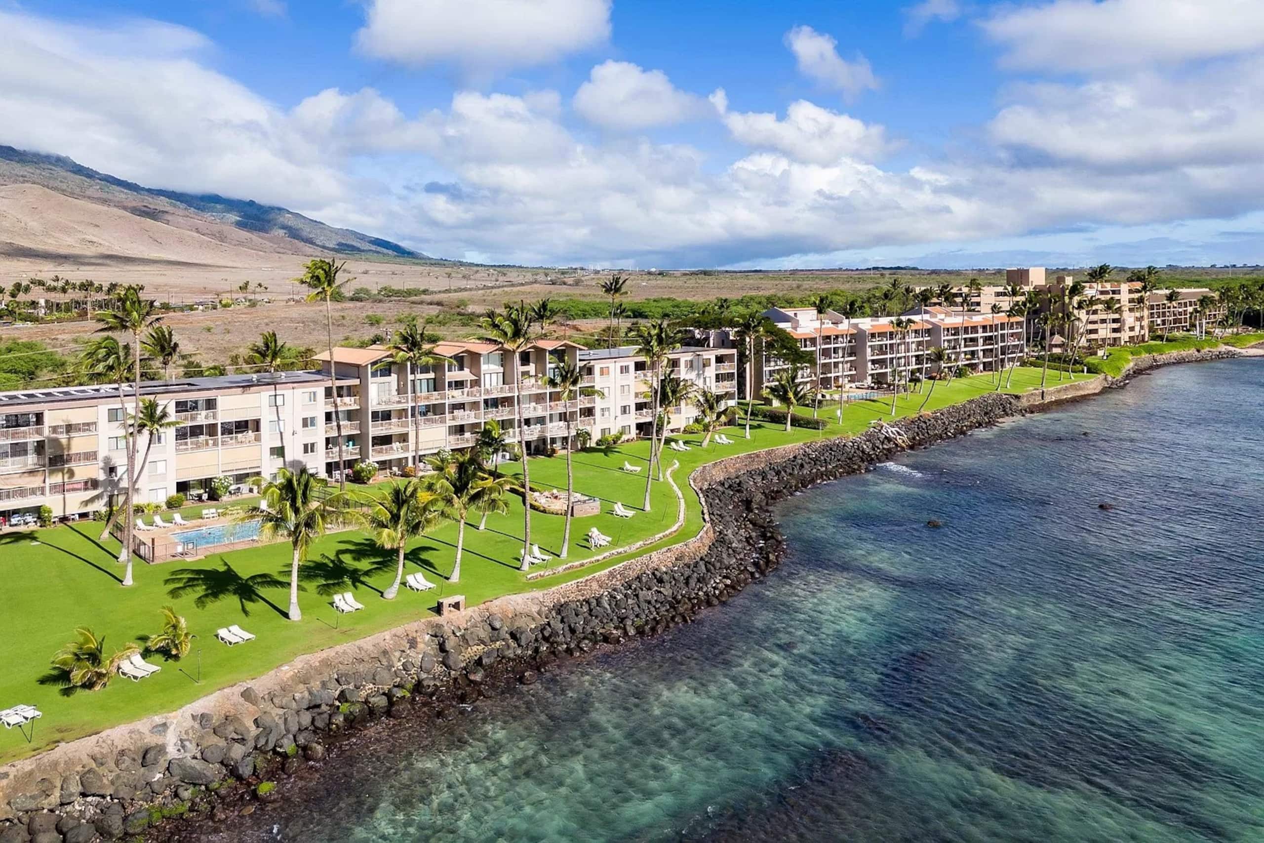 Condo in Wailuku · ★4.96 · 2 bedrooms · 2 beds · 2 baths - Image 10