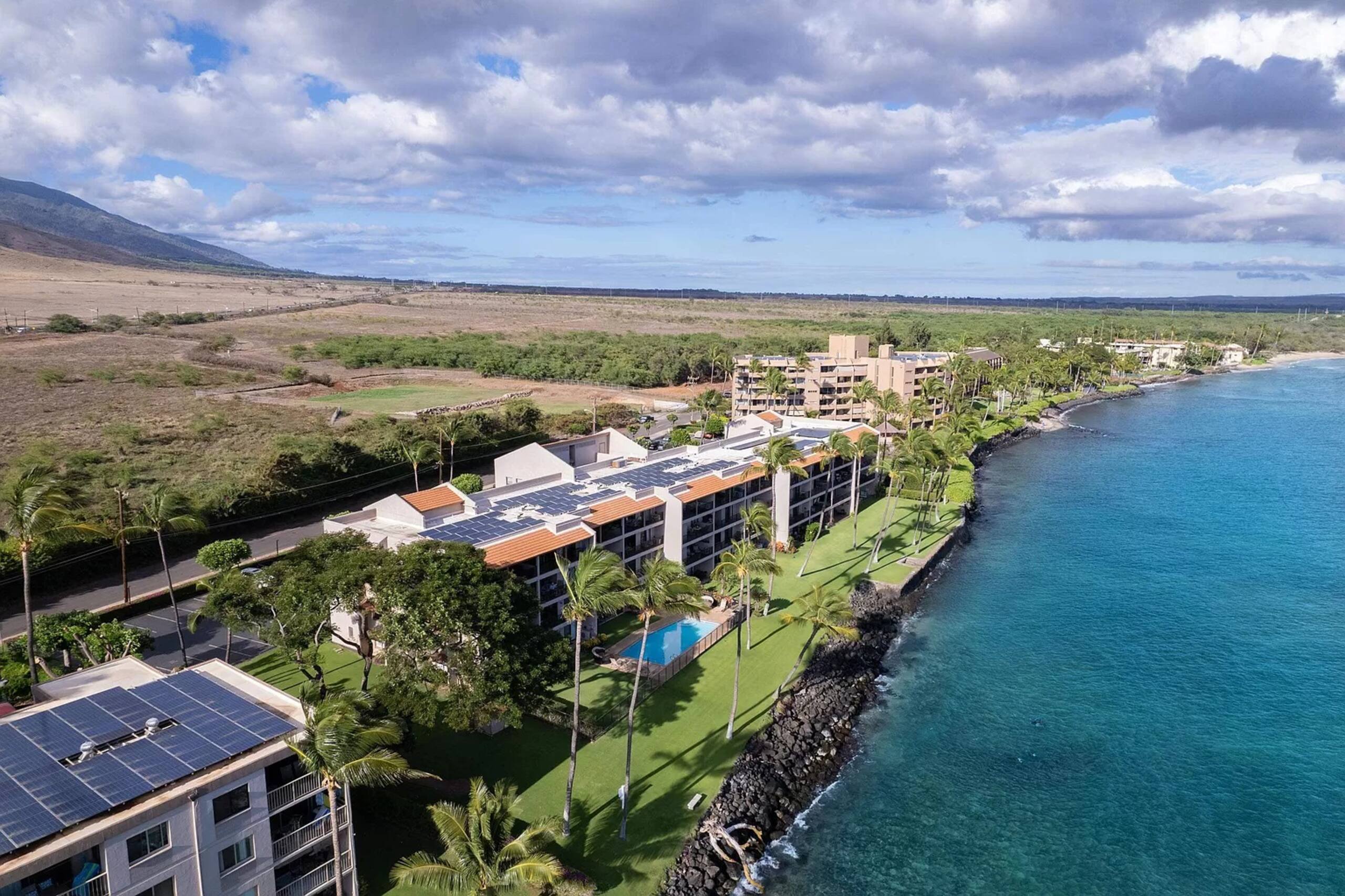 Condo in Wailuku · ★4.96 · 2 bedrooms · 2 beds · 2 baths - Image 11