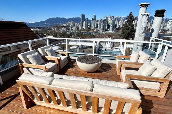 Private Haven w WOW Views / Hot Tub / Parking