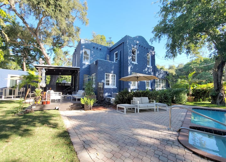 Sleeps 7 - Miami Pool Home Central Location - Miami, FL
