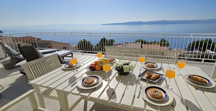 Meerblick-apartments, Nur 150 M Vom Strand Entfernt, 2 Große Speiseterrassen - Baška Voda
