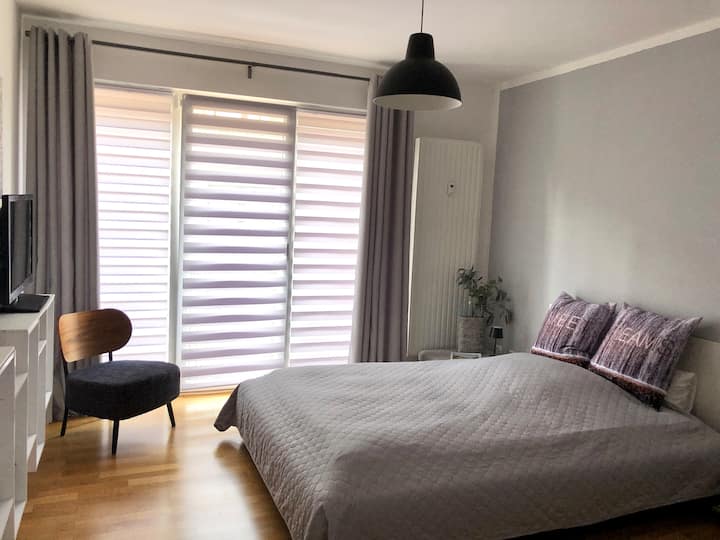 מיטת פוטון צרפתית ברוחב 140 ס"מ  