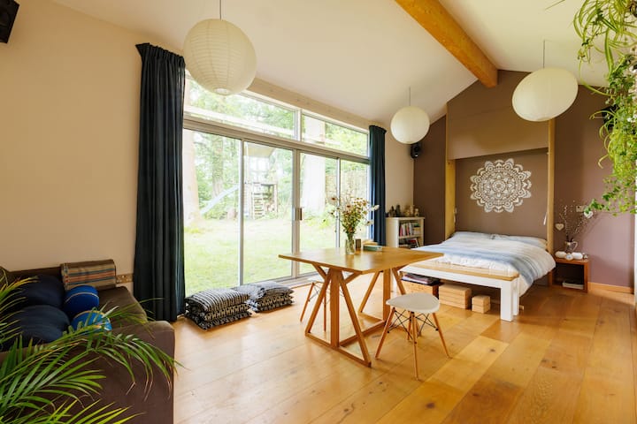 Woodland Cabin On Edge Of The Forest - Marlborough