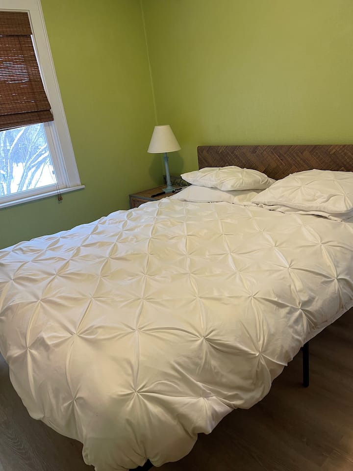 საძინებელი 1