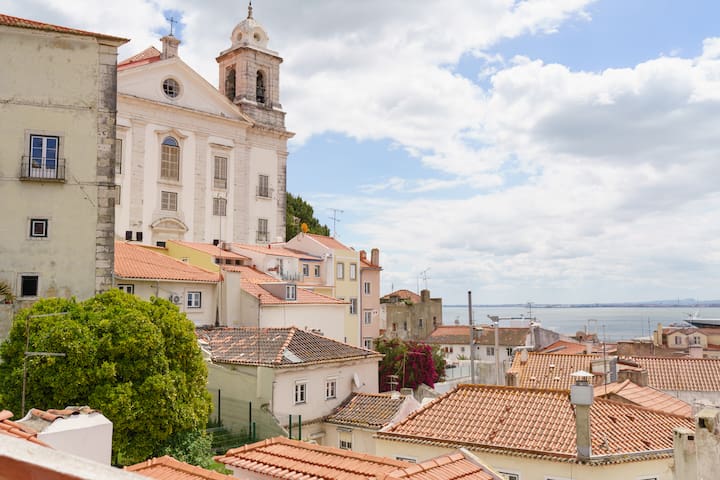 River view PortugueseSoul Large Terrace Alfama 19p