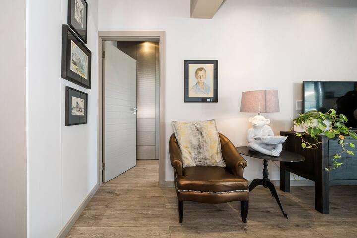 64 on Kloof (unit 202) gallery image 2