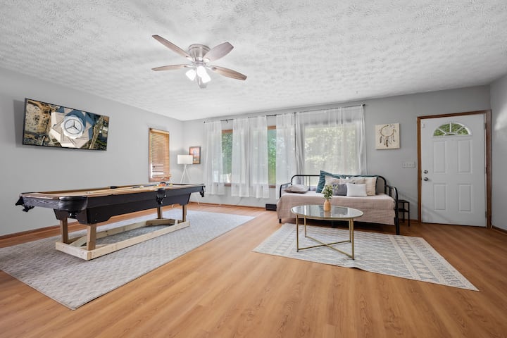 تصبح الأريكة سريرًا بحجم كينج