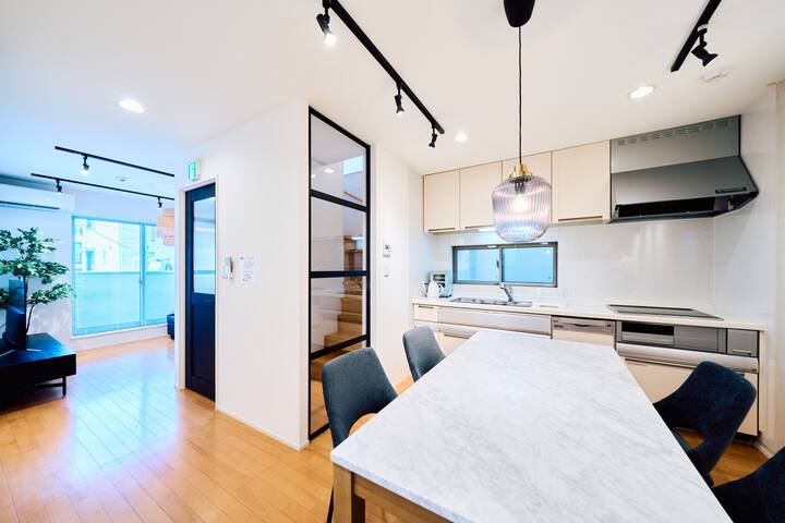 JR Shinjuku 7min / 3LDK / 6 beds/Max 10 ppl gallery image 3