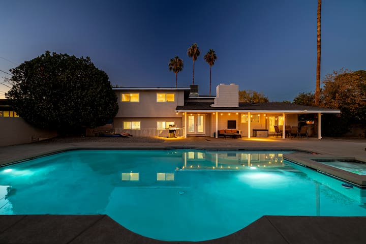 Dream 4BR/3.5BA! Spacious Lot w/ GIANT Pool!