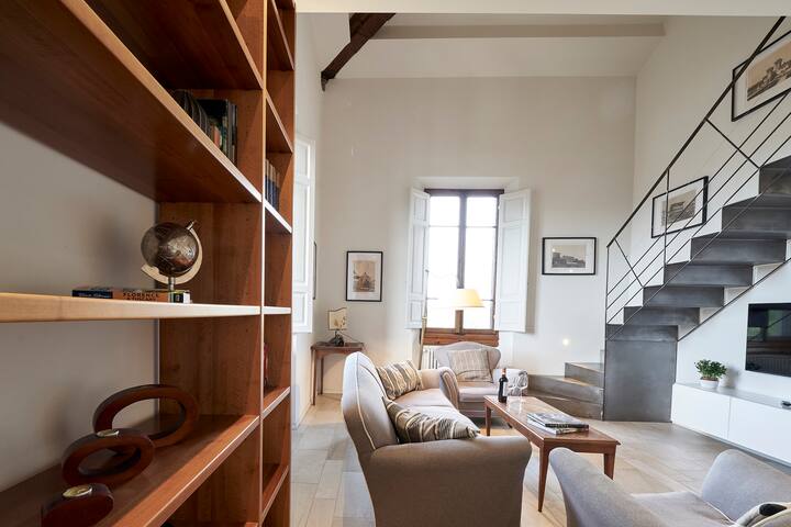 New, Bright and Luxury Apartment in Florence gallery image 5