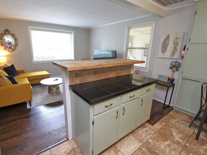 Remodeled Bungalow In South End - シャーロット, NC