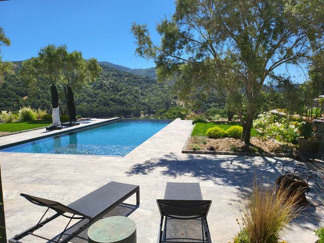 High-End Lakeview Guest Cottage in Los Gatos gallery image 3