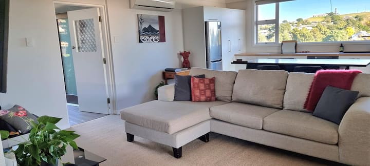 Meanda Inn | Private Bnb With Spa + Sea Views - New Plymouth