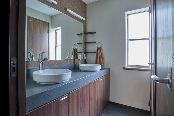 87㎡/936 sqf Japanese modern condo for 9 guests gallery image 5