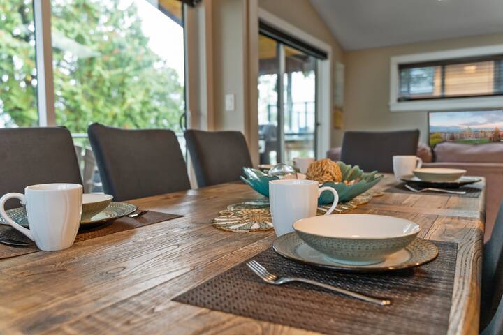 Seaside Haven -Hot Tub with Oceanfront View gallery image 5