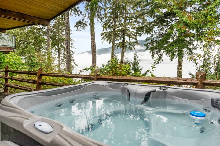 Seaside Haven -Hot Tub with Oceanfront View