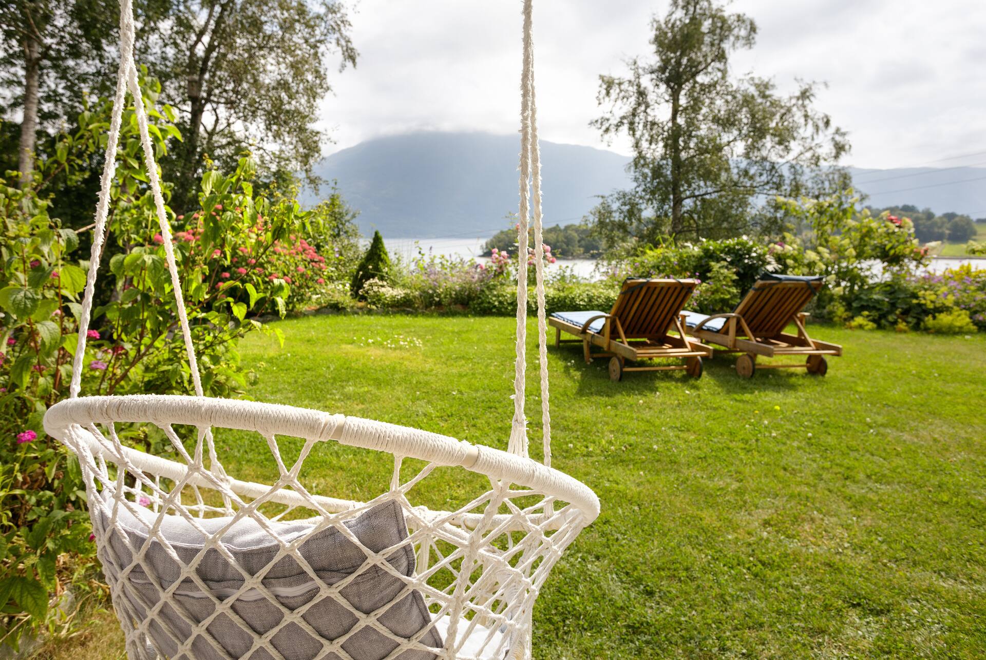 Idyllic fjord apartment near Ålesund