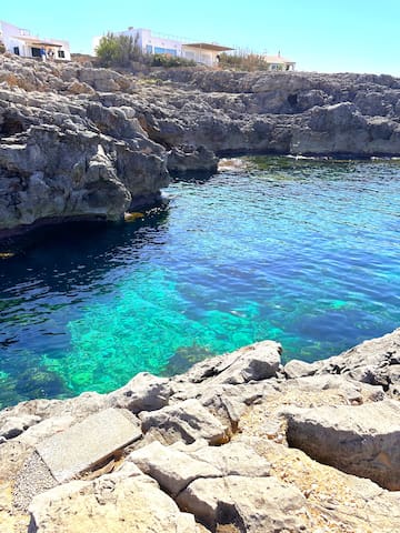 Villa Bini | Direct sea access and swimming pool gallery image 2