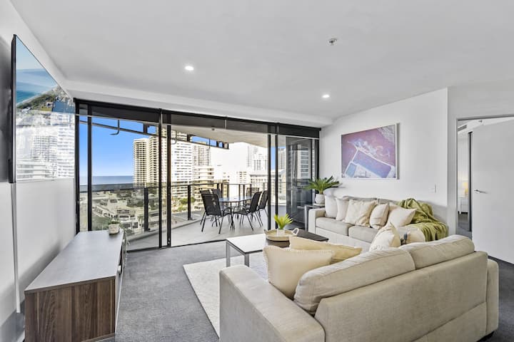 Circle On Cavill — 3 Bedroom With Ocean Views - 서퍼스 파라다이스