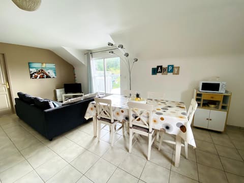 Comfortable 2-bedroom apartment close to Auray