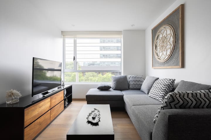 Modern apartment in a Luxury building with Pool