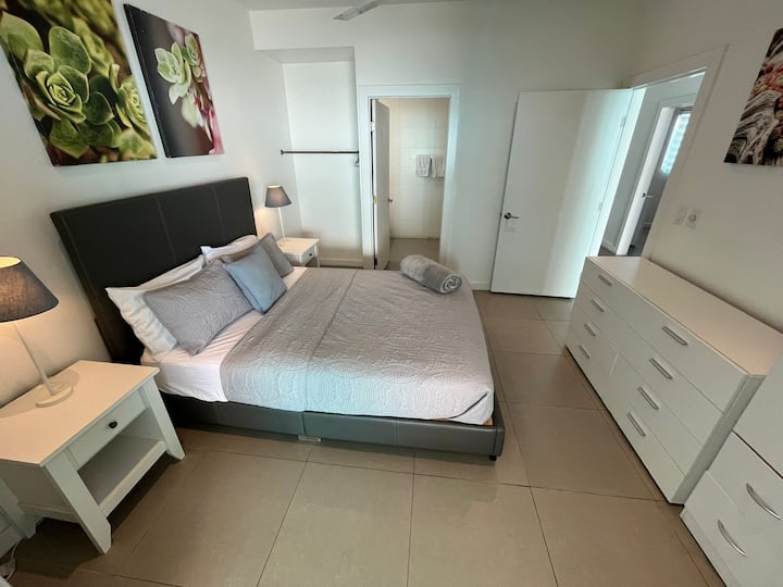 Recámara  principal con baño completo