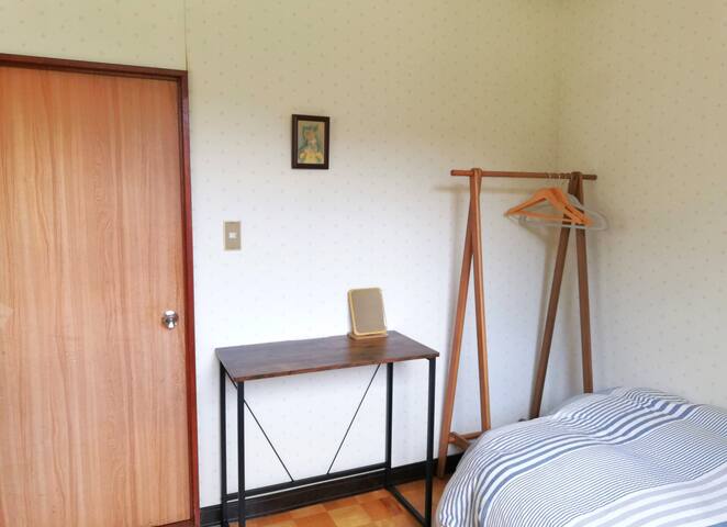 Private room with 1 bedrooms in Yamanashi - 精進湖畔まで3分　ツインベッドの個室　