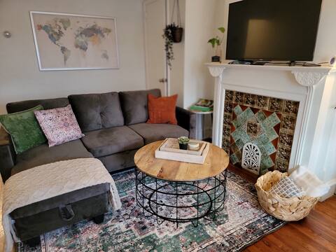 Accentuated apartment in Manayunk with parking